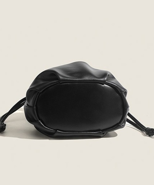 Doux Belle（ドゥーベル）の「ミニマルデザインPUレザー巾着バッグ（ショルダーバッグ・レディース・ライトブラウン/ブラック/ホワイト・FREE）」の20枚目の写真