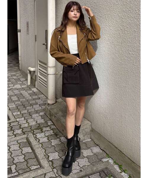 MURUA（ムルーア）の「ロゴプレートスクエアキャミ（キャミソール・レディース・ダークグレー/ブラウン/ホワイト/ネイビー/ブラック/グレー・FREE）」の8枚目の写真