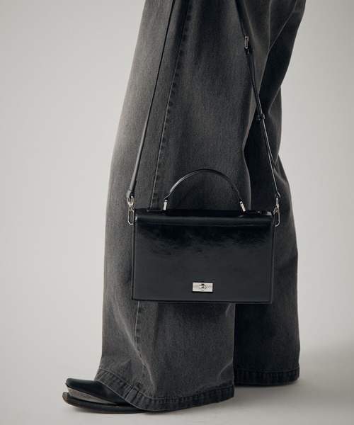 Lucchese レザーショルダーバッグ 黒 mi-企画】2wayショルダースクエアレザーバッグ（ショルダーバッグ