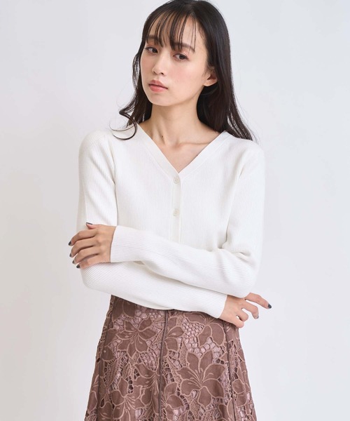 NOELA(ノエラ)の「カーデリブニットトップス(ニット/セーター・レディース・オフホワイト/モカ/ブラック・フリー)」の2枚目の写真