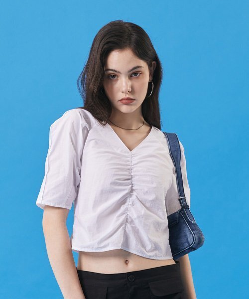 KOLEAT（コレット）の「ウィメンズ 夏 クーリング シュリンク Vネック 半袖Tシャツ [ブラウスver] ホワイト（シャツ/ブラウス・レディース・その他・FREE）」の3枚目の写真