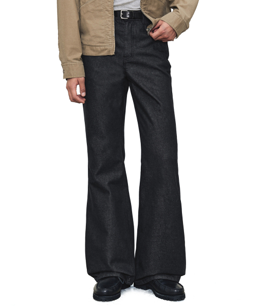 DECET(デケト)の「Loose Flared Jeans DCPT066CPBlack(デニムパンツ・メンズ・その他・26/28/30/32/34)」の1枚目の写真