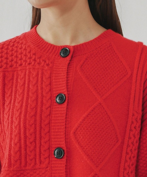 GLOBAL WORK(グローバルワーク)の「パッチワーク風ケーブルカーディガン/608406(カーディガン/ボレロ・レディース・ライトグレー/レッド/ネイビー・MEDIUM/LARGE)」の20枚目の写真