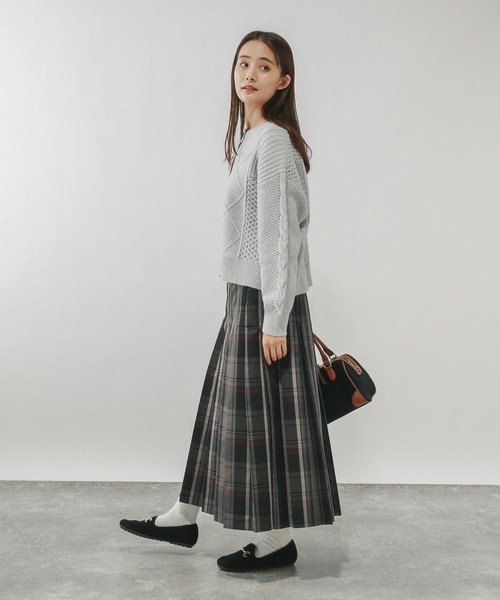 GLOBAL WORK(グローバルワーク)の「パッチワーク風ケーブルカーディガン/608406(カーディガン/ボレロ・レディース・ライトグレー/レッド/ネイビー・MEDIUM/LARGE)」の5枚目の写真