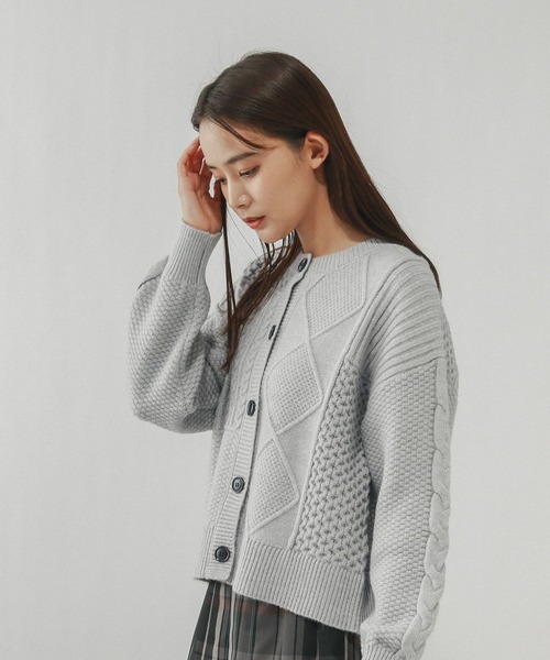 GLOBAL WORK(グローバルワーク)の「パッチワーク風ケーブルカーディガン/608406(カーディガン/ボレロ・レディース・ライトグレー/レッド/ネイビー・MEDIUM/LARGE)」の7枚目の写真