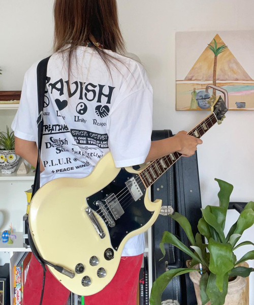 Cavish(カビシ)の「PLUR SS TEE WHITE(CV2BMMT515A)(Tシャツ/カットソー・レディース・ホワイト・SMALL/MEDIUM/LARGE/X-LARGE)」の2枚目の写真