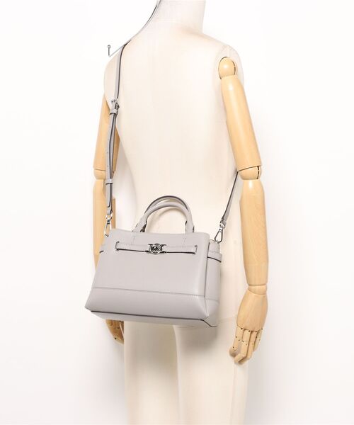 MICHAEL KORS（マイケルコース）の「REED ぺブルレザー センタージップ ベルテッド サッチェル スモール（ハンドバッグ・レディース・グレー系・FREE）」の5枚目の写真