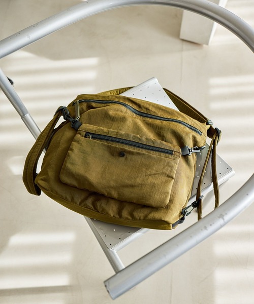 studio CLIP（スタディオクリップ）の「マルチWAYショルダーリュック（ショルダーバッグ・レディース・ブラック/カーキ/ベージュ・FREE）」の3枚目の写真