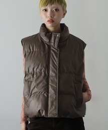 Ulysses（ユリシス）の「フェイクレザースタンドカラー中綿ベスト（ダウンベスト）」