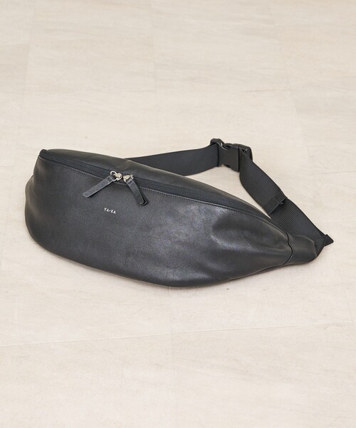 ABAHOUSE（アバハウス）の「【YArKA/ヤーカ】big size body bag / 横長ウエストポーチ/大容量/ Y2508ARB79（ボディバッグ/ウエストポーチ・メンズ・ブラック・フリー）」の3枚目の写真