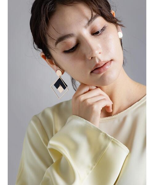 Te chichi（テチチ）の「幾何学モチーフイヤリング（ピアス（両耳用）・レディース・ゴールド・F）」の3枚目の写真