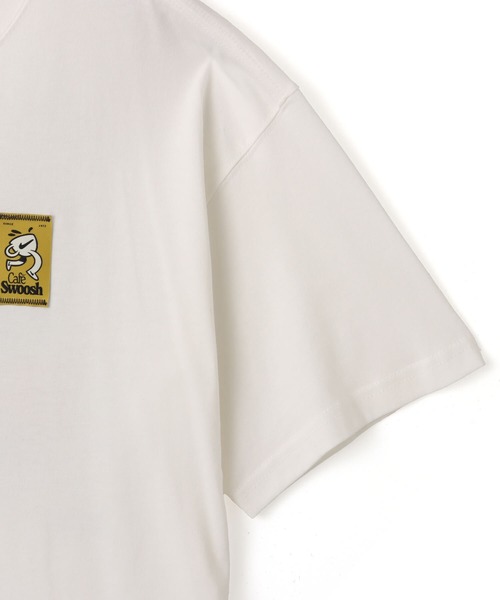 NIKE（ナイキ）の「NIKE AS U NSW TEE LSE CAFE SWOOSH V / ナイキ NSW LSE CAFE SWOOSH V S/S Tシャツ 【SP】（Tシャツ/カットソー・メンズ・ホワイト/ブルー・S/L/XL/XXL/M）」の9枚目の写真