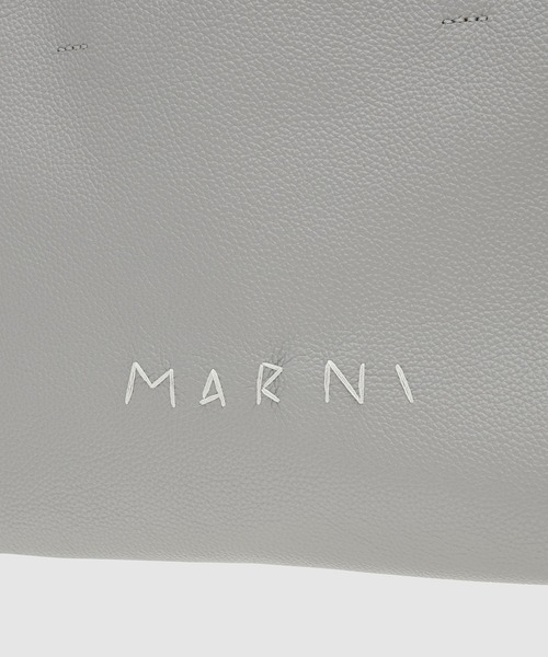 MARNI（マルニ）の「MUSEO SOFT / EWショッピングバッグ（ショルダーバッグ・レディース・ライトグレー系・ONE SIZE）」の6枚目の写真