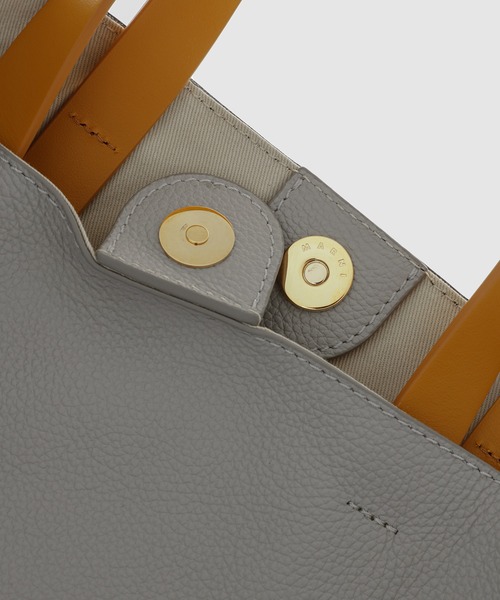 MARNI（マルニ）の「MUSEO SOFT / EWショッピングバッグ（ショルダーバッグ・レディース・ライトグレー系・ONE SIZE）」の8枚目の写真