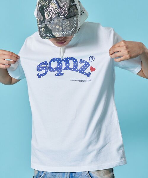 SEQUENZ(シークエンズ)の「※WEB限定 / ハート×ドットプリント / ドットロゴ半袖Tシャツ / sqnz heart dot logo pt tee(Tシャツ/カットソー・レディース・ブラック/ライトブルー/ホワイト・SMALL/MEDIUM/LARGE/X-SMALL)」の4枚目の写真