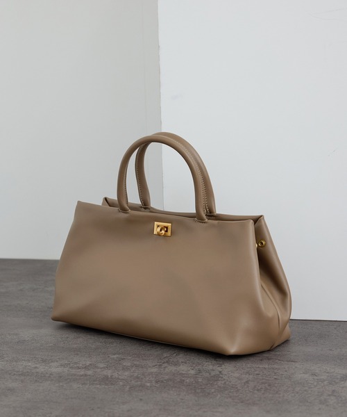 SALON adam et rope'（サロン アダム エ ロペ）の「【WEB限定】【WS（ドゥーブル）】ソフトレザーメタルロックボストン（ハンドバッグ・レディース・ブラック系その他/ブラック/ベージュ系その他・FREE）」の3枚目の写真