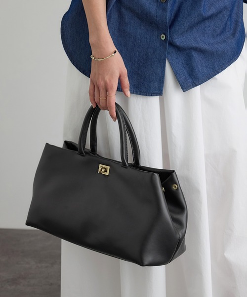 SALON adam et rope'（サロン アダム エ ロペ）の「【WEB限定】【WS（ドゥーブル）】ソフトレザーメタルロックボストン（ハンドバッグ・レディース・ブラック系その他/ブラック/ベージュ系その他・FREE）」の9枚目の写真