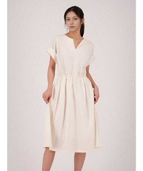ACUD（アクド）の「Sleeve Detail Slit Dress _Ivory（ワンピース・レディース・アイボリー・S/M）」の3枚目の写真