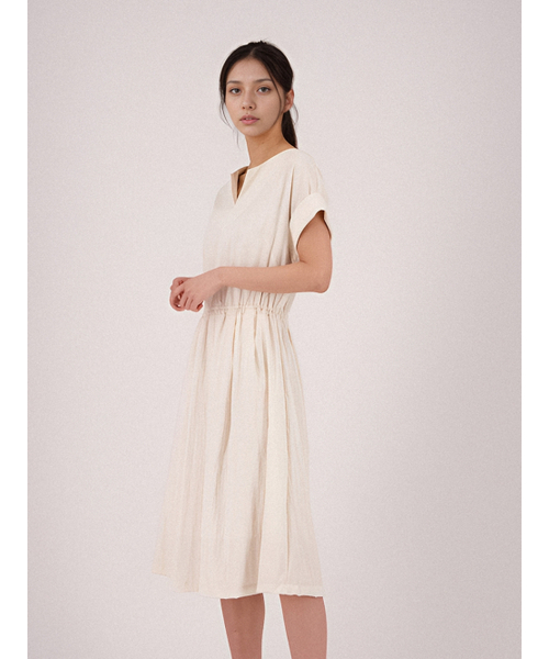 ACUD（アクド）の「Sleeve Detail Slit Dress _Ivory（ワンピース・レディース・アイボリー・S/M）」の4枚目の写真