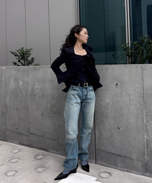 Ameri(アメリ)の「SQUARE COLLAR BACK SATIN BLOUSE(シャツ/ブラウス・レディース・アイボリー/ネイビー/ライトグリーン・SMALL/MEDIUM)」の19枚目の写真