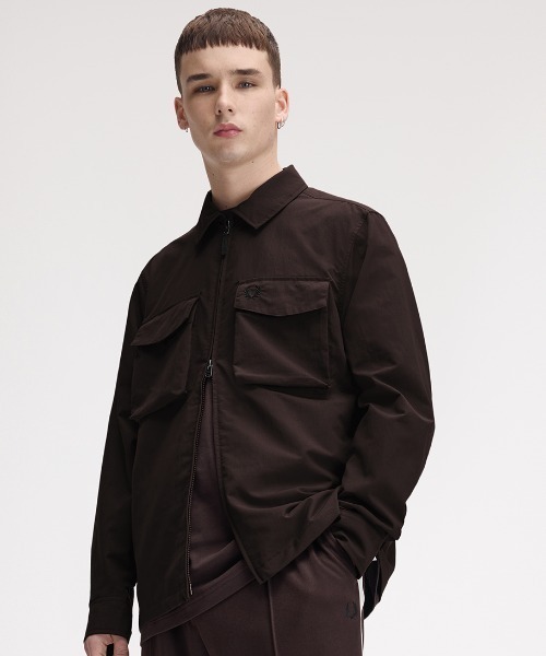 FRED PERRY(フレッドペリー)の「Ripstop Pocket Overshirt/リップストップポケットオーバーシャツ(シャツ/ブラウス・メンズ・ベージュ/ダークカーキ・S/M/L)」の3枚目の写真