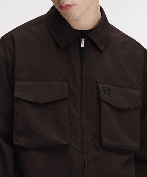 FRED PERRY(フレッドペリー)の「Ripstop Pocket Overshirt/リップストップポケットオーバーシャツ(シャツ/ブラウス・メンズ・ベージュ/ダークカーキ・S/M/L)」の4枚目の写真