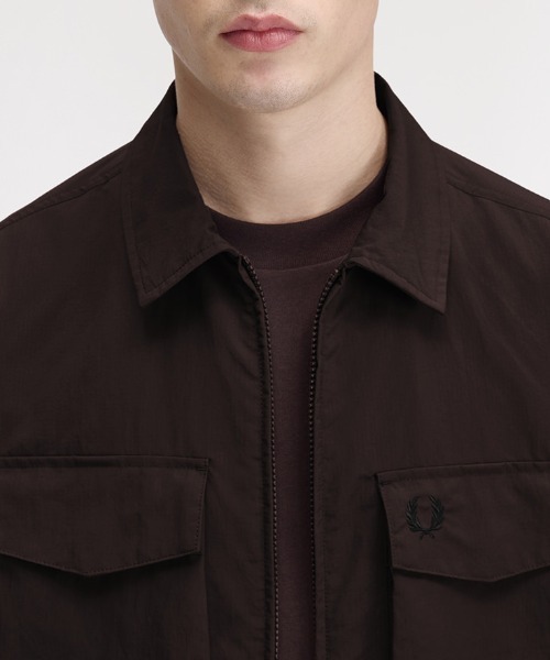 FRED PERRY(フレッドペリー)の「Ripstop Pocket Overshirt/リップストップポケットオーバーシャツ(シャツ/ブラウス・メンズ・ベージュ/ダークカーキ・S/M/L)」の5枚目の写真