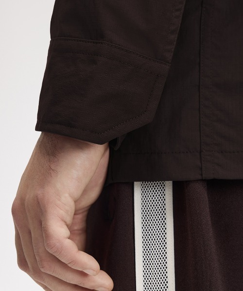 FRED PERRY(フレッドペリー)の「Ripstop Pocket Overshirt/リップストップポケットオーバーシャツ(シャツ/ブラウス・メンズ・ベージュ/ダークカーキ・S/M/L)」の7枚目の写真