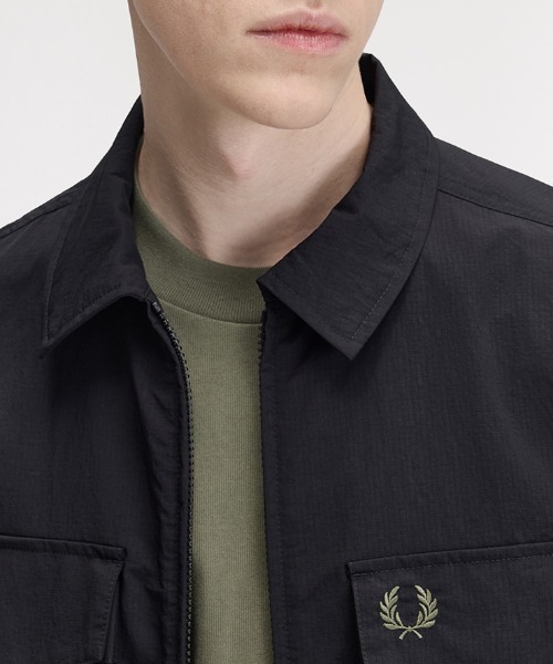 FRED PERRY(フレッドペリー)の「Ripstop Pocket Overshirt/リップストップポケットオーバーシャツ(シャツ/ブラウス・メンズ・ベージュ/ダークカーキ・S/M/L)」の13枚目の写真