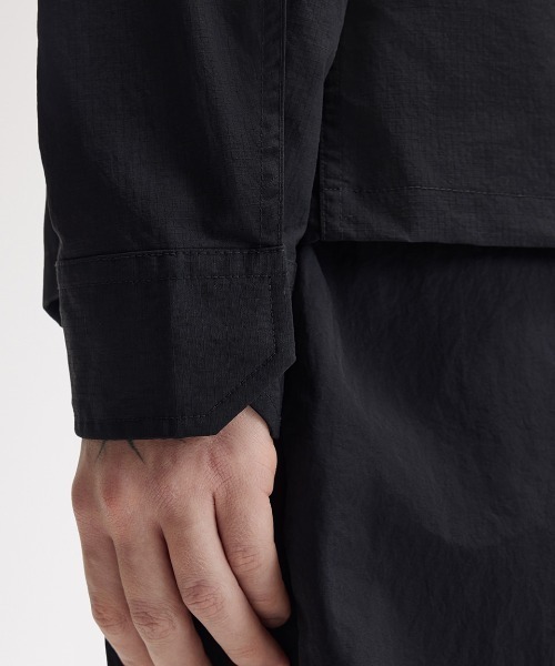 FRED PERRY(フレッドペリー)の「Ripstop Pocket Overshirt/リップストップポケットオーバーシャツ(シャツ/ブラウス・メンズ・ベージュ/ダークカーキ・S/M/L)」の15枚目の写真