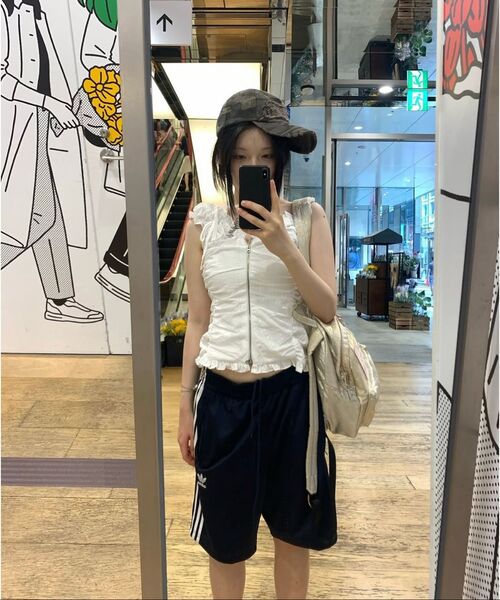 ROSEFRANTZ（ロゼフランツ）の「Two-way Frill Ribbon Sleeveless [White]（Tシャツ/カットソー・レディース・その他・FREE）」の2枚目の写真