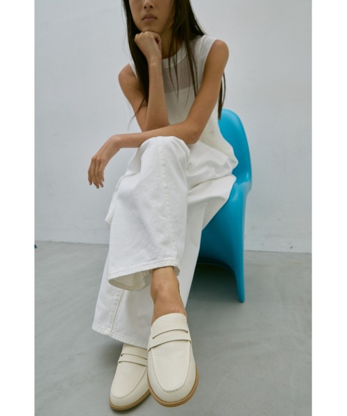un/neu(アンノイ)の「ミュールローファー / フラットシューズ(ローファー・レディース・ブラウン/アイボリー/ブラック・SMALL/MEDIUM/LARGE)」の8枚目の写真