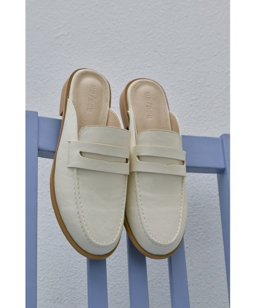 un/neu(アンノイ)の「ミュールローファー / フラットシューズ(ローファー・レディース・ブラウン/アイボリー/ブラック・SMALL/MEDIUM/LARGE)」の4枚目の写真