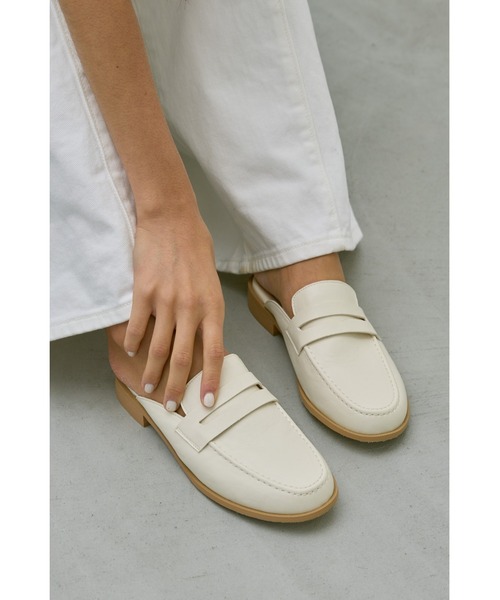 un/neu(アンノイ)の「ミュールローファー / フラットシューズ(ローファー・レディース・ブラウン/アイボリー/ブラック・SMALL/MEDIUM/LARGE)」の5枚目の写真