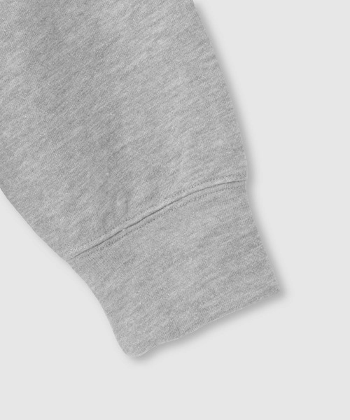 Mac-House(マックハウス)の「Idnes ラメスウェット レイヤード風 プルオーバー(Tシャツ/カットソー・レディース・オートミール/グレー・FREE)」の4枚目の写真