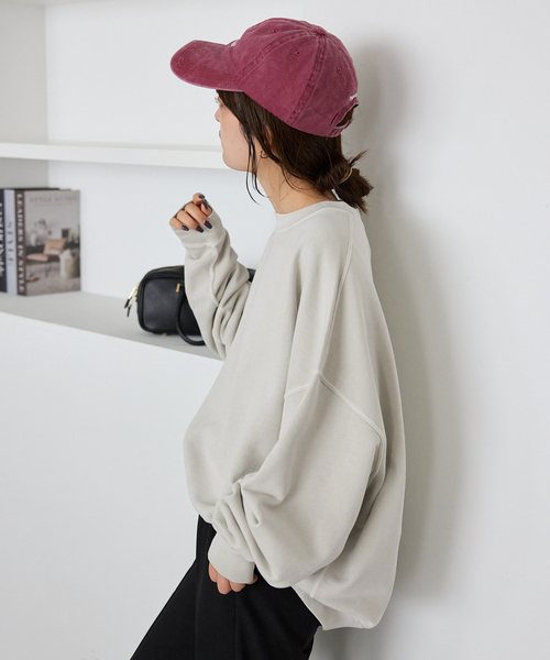 SLOBE IENA(スローブイエナ)の「《WEB限定/追加》ビックシルエットピグメント裏毛プルオーバー(スウェット・レディース・ブラック系その他/ベージュ/ネイビー・FREE)」の1枚目の写真