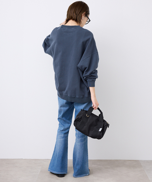 SLOBE IENA(スローブイエナ)の「《WEB限定/追加》ビックシルエットピグメント裏毛プルオーバー(スウェット・レディース・ブラック系その他/ベージュ/ネイビー・FREE)」の18枚目の写真