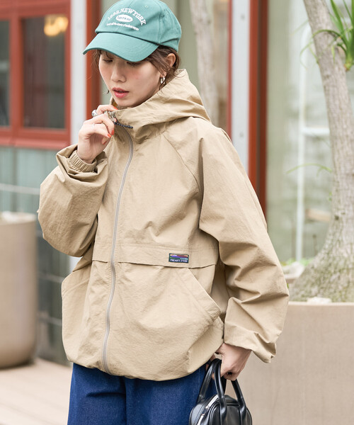 FREAK'S STORE（フリークスストア）の「限定展開　FREAK'S STORE OUTDOORS 撥水 花粉 防止 マウンテンパーカー (パッカブル)（マウンテンパーカー・レディース・オリーブ/ブラック/ブルー/ベージュ・ﾌﾘ-）」の7枚目の写真