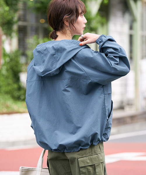 FREAK'S STORE（フリークスストア）の「限定展開　FREAK'S STORE OUTDOORS 撥水 花粉 防止 マウンテンパーカー (パッカブル)（マウンテンパーカー・レディース・オリーブ/ブラック/ブルー/ベージュ・ﾌﾘ-）」の14枚目の写真