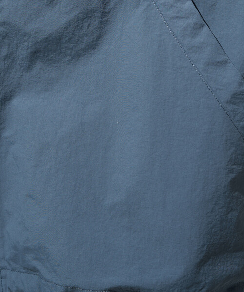 FREAK'S STORE（フリークスストア）の「限定展開　FREAK'S STORE OUTDOORS 撥水 花粉 防止 マウンテンパーカー (パッカブル)（マウンテンパーカー・レディース・オリーブ/ブラック/ブルー/ベージュ・ﾌﾘ-）」の17枚目の写真