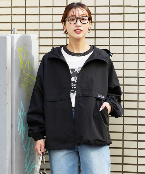 FREAK'S STORE（フリークスストア）の「限定展開　FREAK'S STORE OUTDOORS 撥水 花粉 防止 マウンテンパーカー (パッカブル)（マウンテンパーカー・レディース・オリーブ/ブラック/ブルー/ベージュ・ﾌﾘ-）」の21枚目の写真