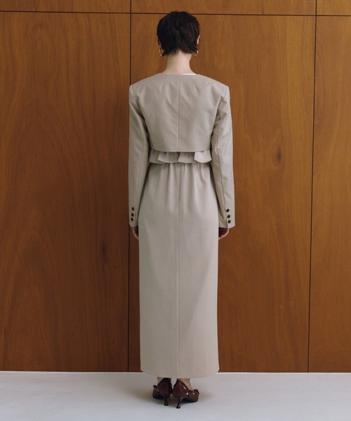 ANDRESD（アンドレスド）の「スラッシュポケットクロップドジャケット / slash pockets cropped jacket（ノーカラージャケット・レディース・グレイッシュベージュ/ブラック/チャコール・S/L/M）」の4枚目の写真