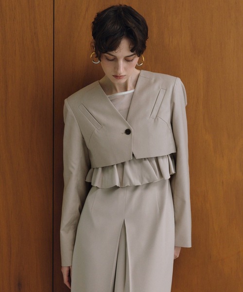 ANDRESD（アンドレスド）の「スラッシュポケットクロップドジャケット / slash pockets cropped jacket（ノーカラージャケット・レディース・グレイッシュベージュ/ブラック/チャコール・S/L/M）」の13枚目の写真