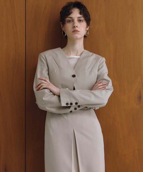 ANDRESD（アンドレスド）の「スラッシュポケットクロップドジャケット / slash pockets cropped jacket（ノーカラージャケット・レディース・グレイッシュベージュ/ブラック/チャコール・S/L/M）」の12枚目の写真