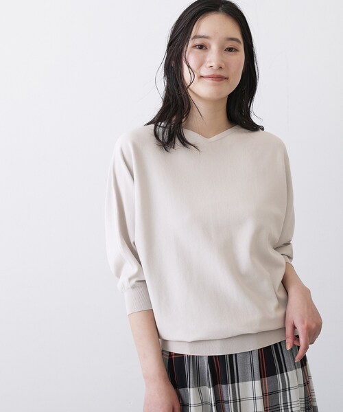 Dessin（デッサン）の「【洗える】後ろボタンニットプルオーバー七分袖（ニット/セーター・レディース・ネイビー/ライトグレー/グリーン系/オレンジ系・00/01/02/03）」の5枚目の写真