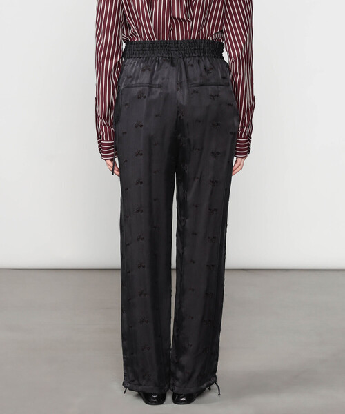 TICCA（ティッカ）の「TICCA | 〈別注〉 キュプラフラワーエンブロイダリーパンツ WOMEN（その他パンツ・レディース・チャコール・F）」の6枚目の写真