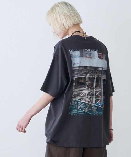 AIVER(アイバー)の「AIVER S WIP S/S TEE(Tシャツ/カットソー・メンズ・ブラック/オフホワイト/チャコールグレー・SMALL/MEDIUM/LARGE)」の1枚目の写真