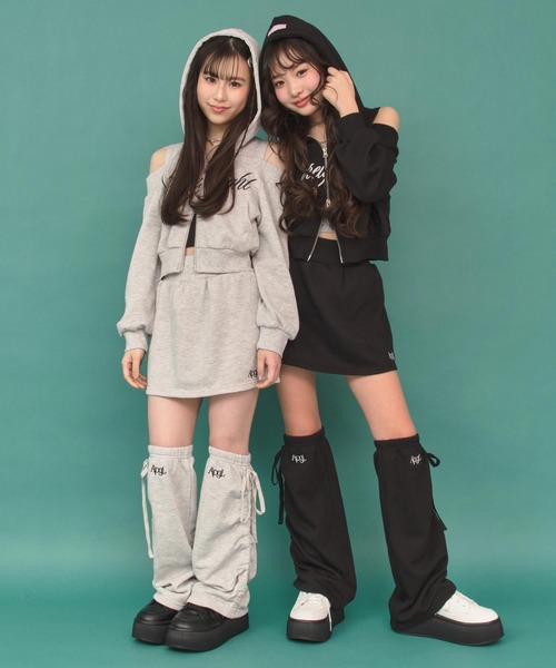 ANAP GiRL(アナップガール)の「サイドシャーリングレッグウォーマー(ソックス/靴下・キッズ・ブラック/ライトグレー・F)」の3枚目の写真