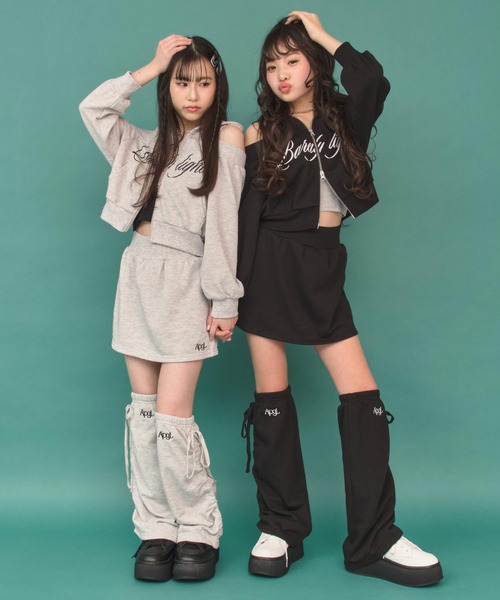 ANAP GiRL(アナップガール)の「サイドシャーリングレッグウォーマー(ソックス/靴下・キッズ・ブラック/ライトグレー・F)」の4枚目の写真