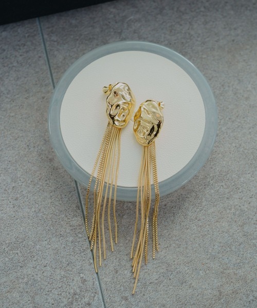 HARE（ハレ）の「チェーンデザインイヤリング(HARE)（イヤリング・レディース・ゴールド/シルバー・FREE）」の2枚目の写真